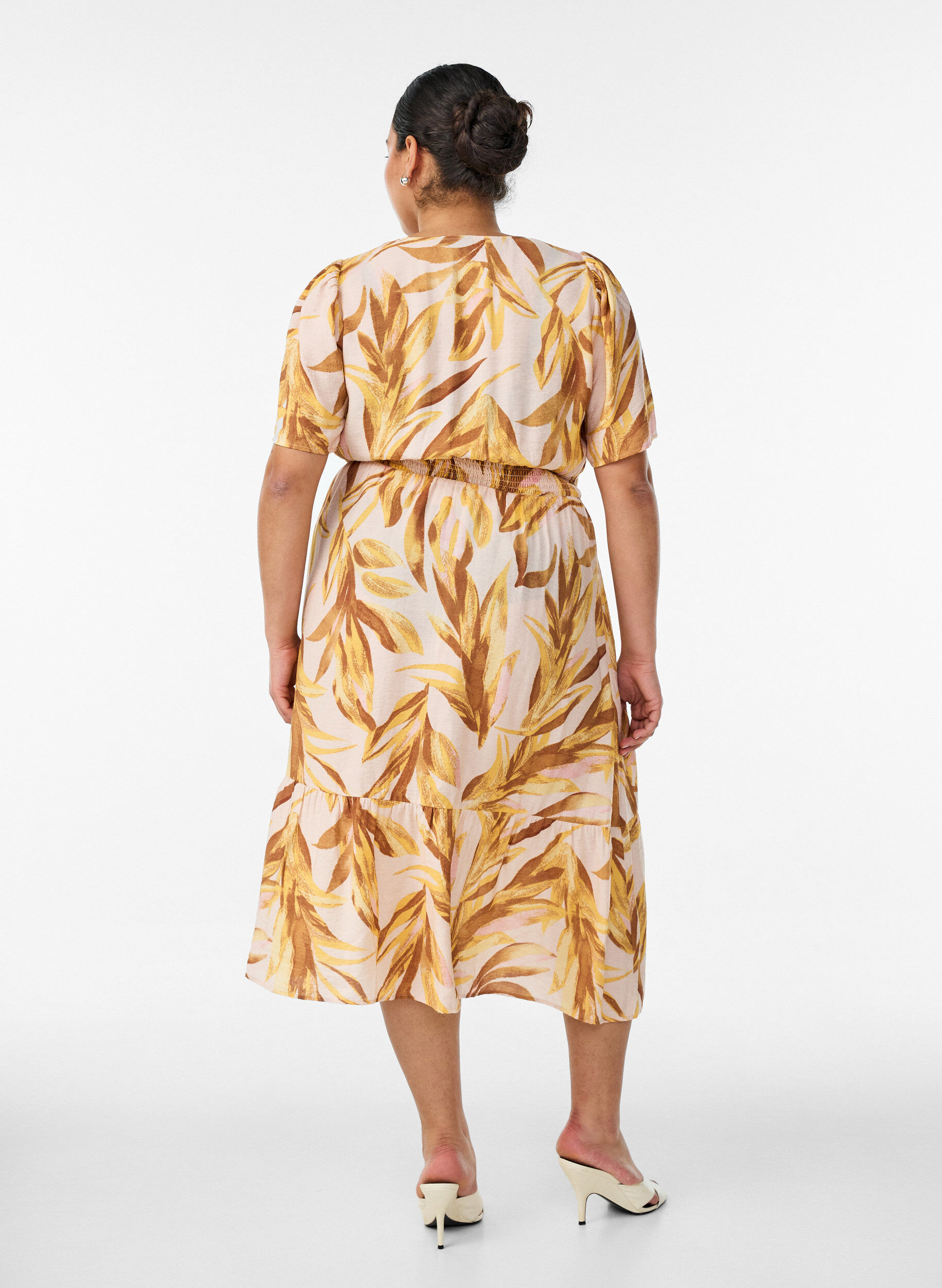 ZizzifashionViscose midi dress with leaf print and smocked waist, Yellow, Model image number 1