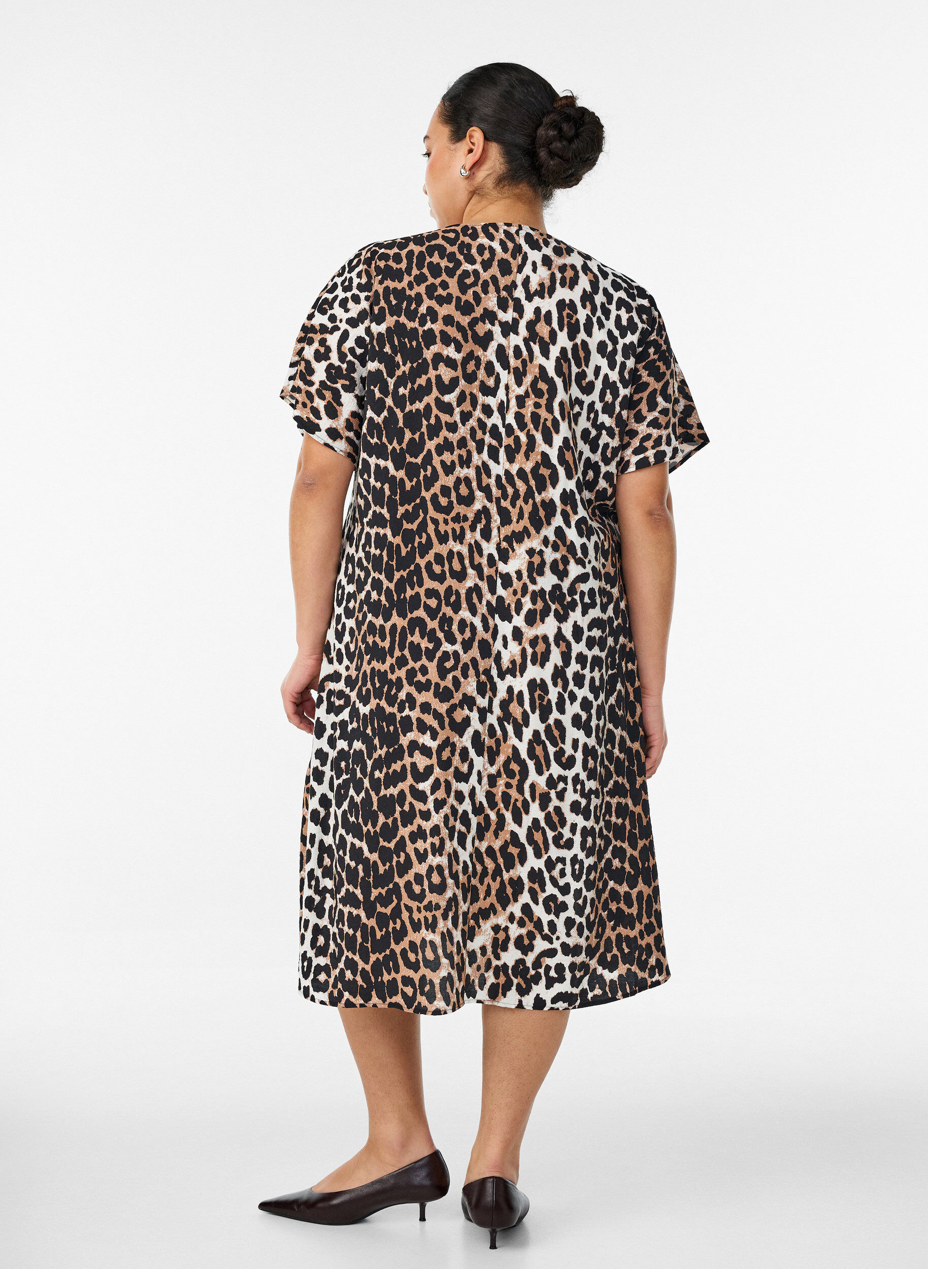 ZizzifashionV-neck dress in viscose, Brown, Model image number 1