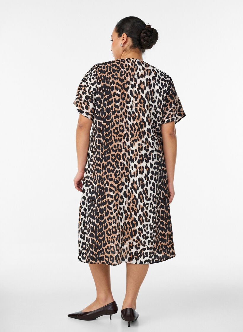 V-neck dress in viscose, Brown, Model image number 1