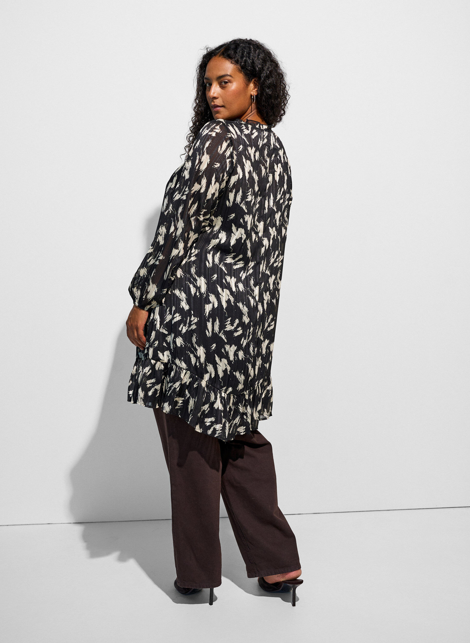 ZizzifashionPatterned dress with ruffles and long sleeves, Black, Model image number 2