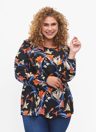 Long sleeved blouse with ruffles, Black Flower AOP, Model image number 0
