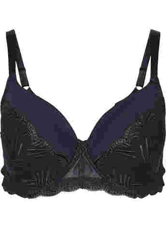 Underwire bra with padding and lace