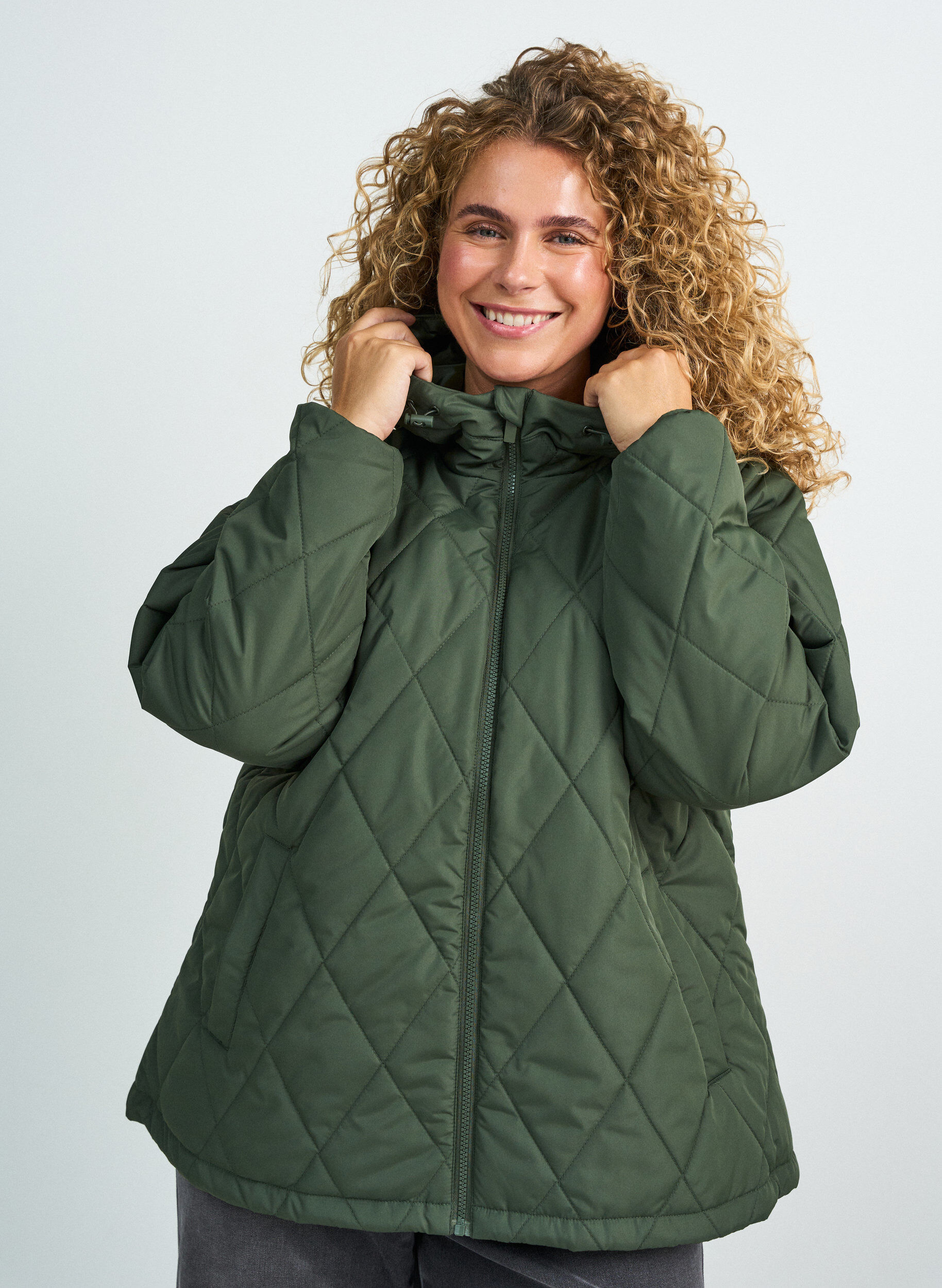 Lightly padded jacket with diamond quilt, Green, Model