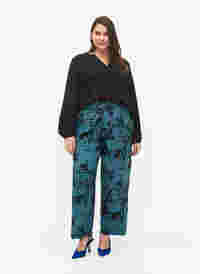 Loose viscose trousers with print, Sea Pine Leaf, Model