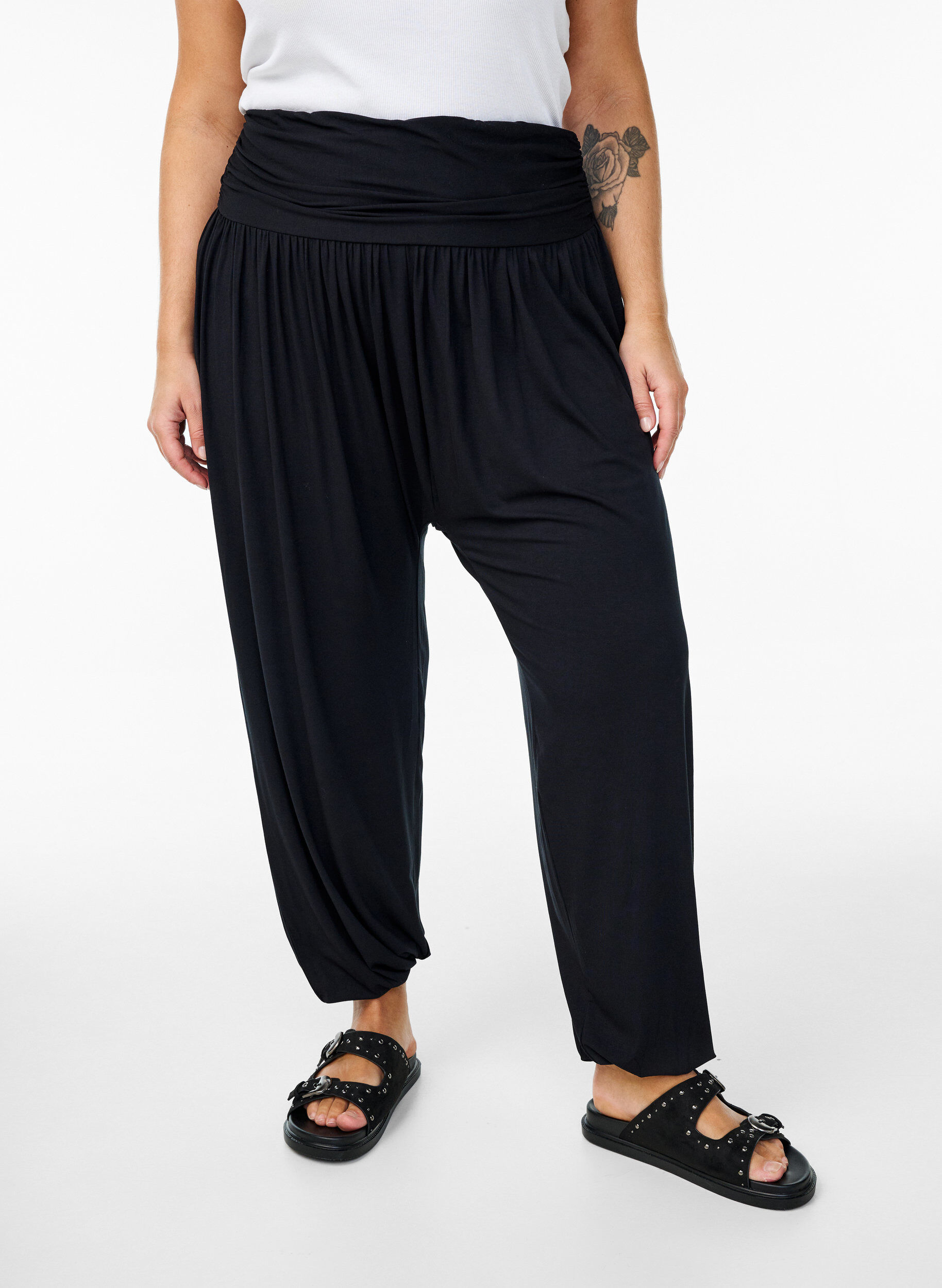 Zizzifashion Loose-fitting harem trousers, Black, Model image number 2