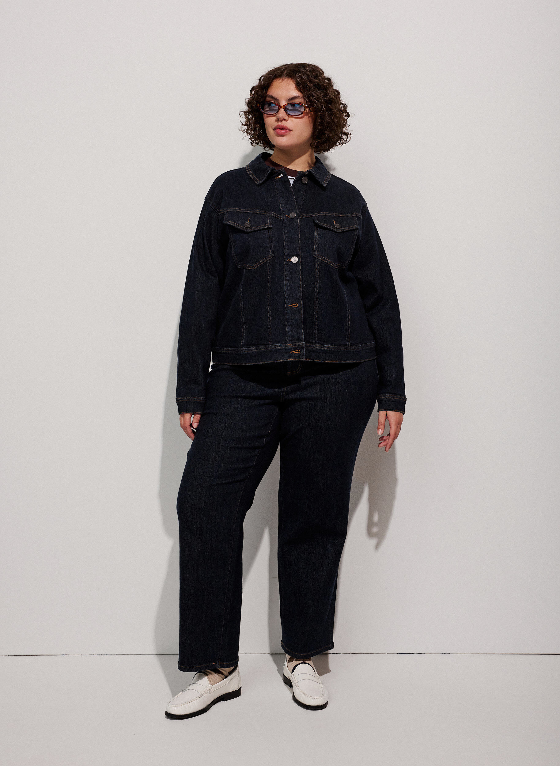 ZizzifashionClassic denim jacket with contrast stitching, Blue, Model image number 1