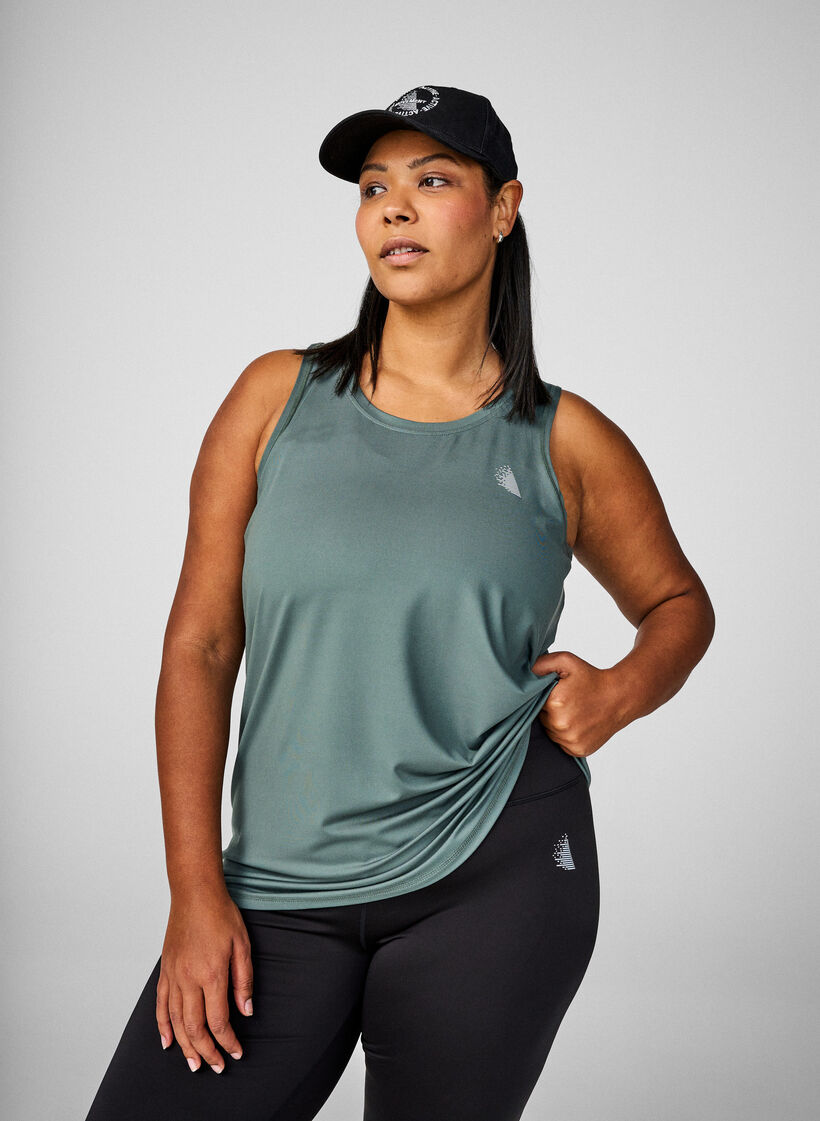 Solid coloured training top with a round neck, Green, Image image number 0