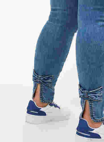 Cropped Amy jeans with a high waist and bows, Blue denim, Model image number 2