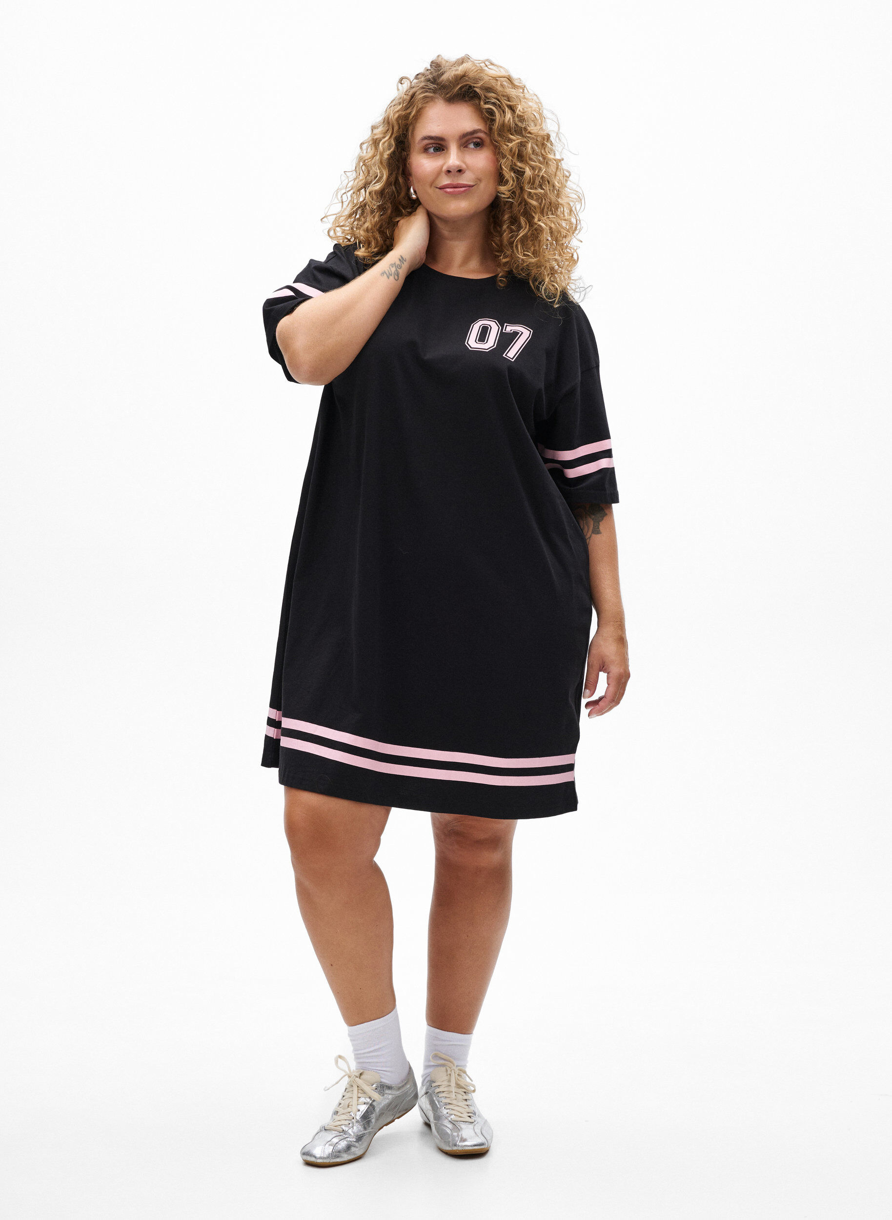 Zizzifashion Short T-shirt dress with sporty details, Black, Model image number 1