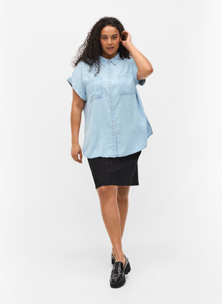 Short-sleeved shirt with chest pockets, Light blue denim, Model image number 2
