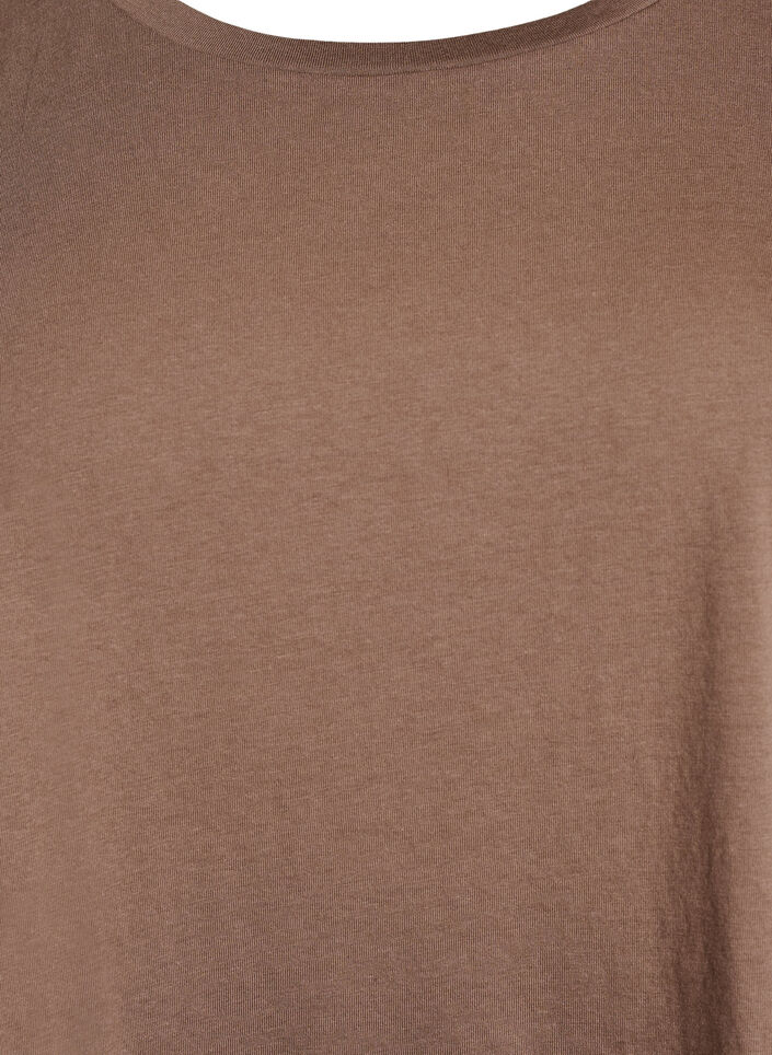 Short-sleeved t-shirt in a cotton blend, Brown, Packshot image number 2