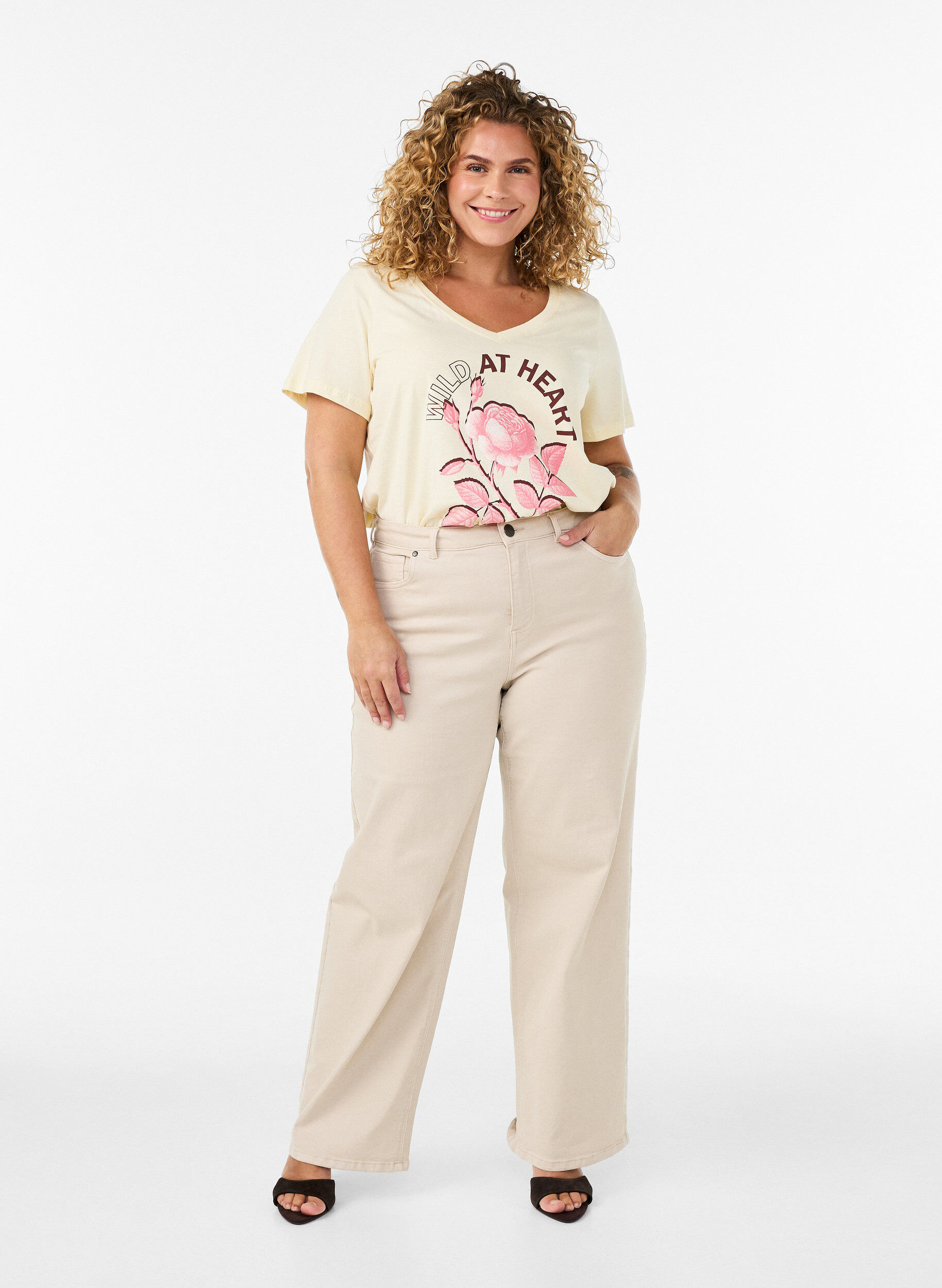 ZizzifashionCotton T-shirt with front print and V-neck, Beige, Model image number 1