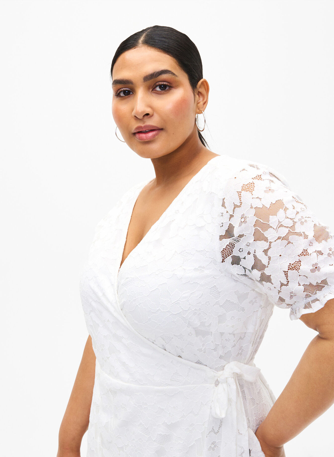 Wrap dress with lace and short sleeves - White - Sz. 40-64 - Zizzifashion Wrap dress with lace and short sleeves - White - Sz. 40-64 - Zizzifashion