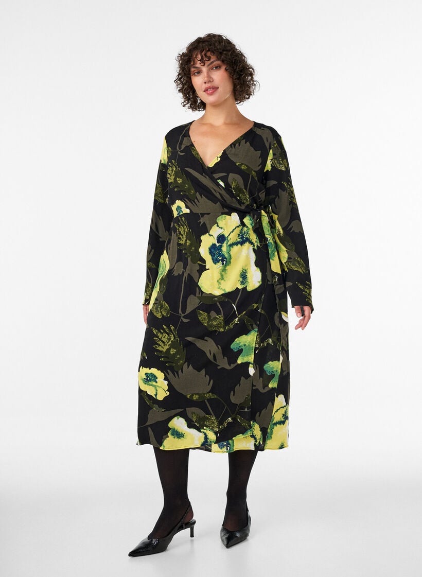 Floral wrap dress in viscose with a tie belt, Black, Model image number 0