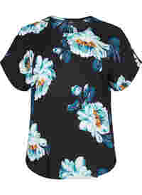 Short-sleeved viscose blouse with a floral print