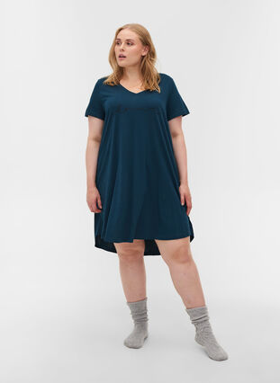 Short-sleeved cotton nightdress with print, Reflecting Pond Blac, Model image number 2