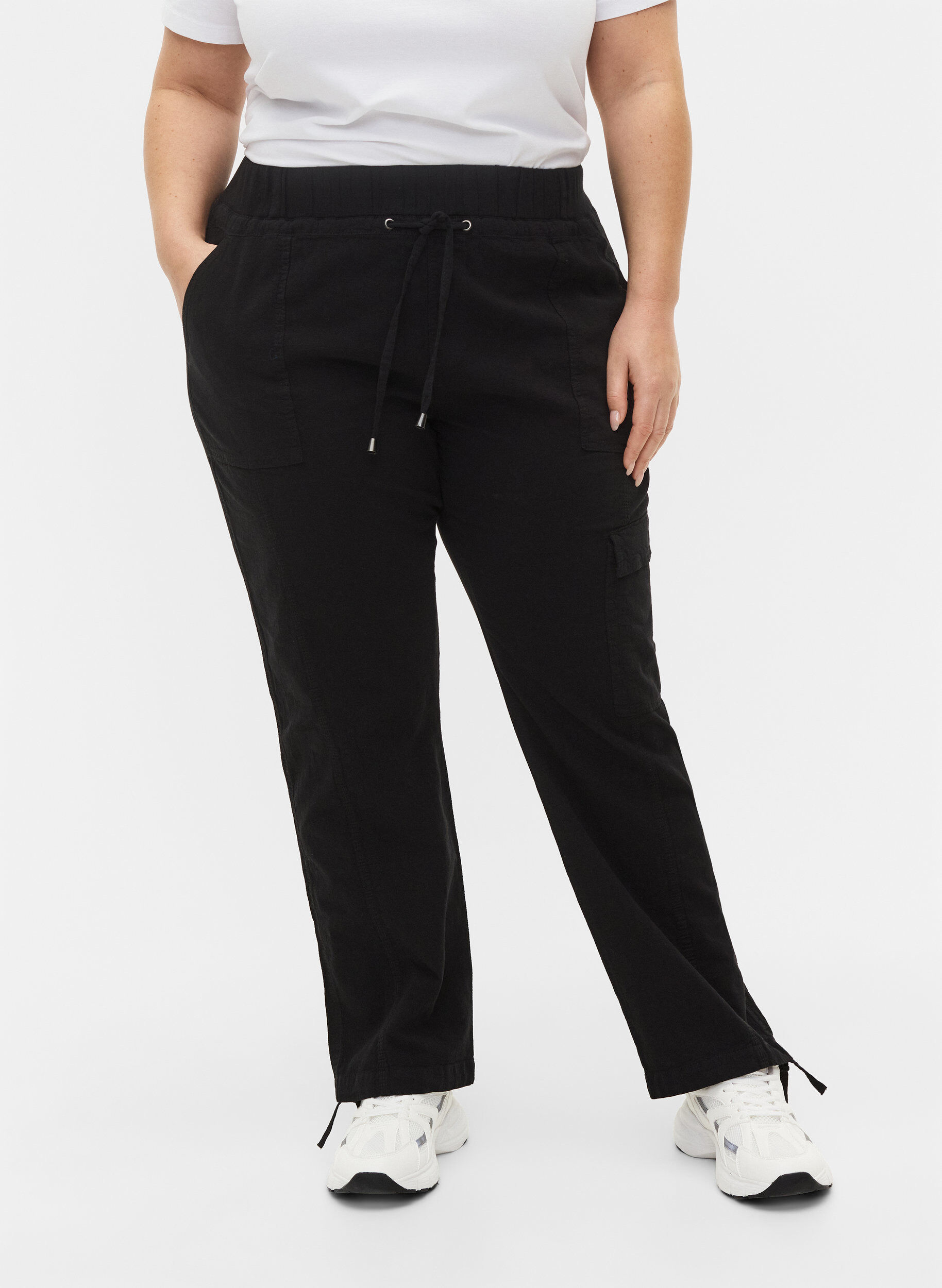 Zizzifashion Loose cargo trousers in cotton, Black, Model image number 3