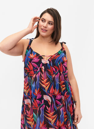 Floral printed beach dress with straps, Bright Leaf, Model image number 2