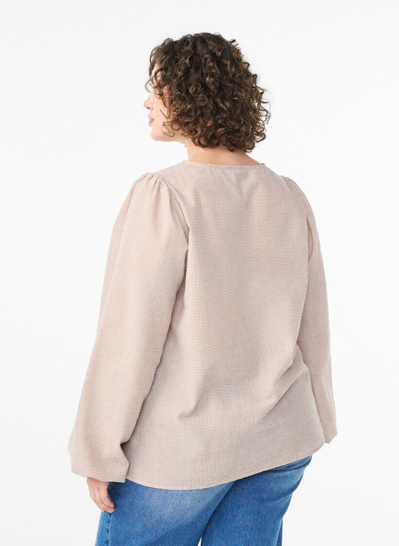 Blouse with v-neck and small checks, Beige, Model image number 2