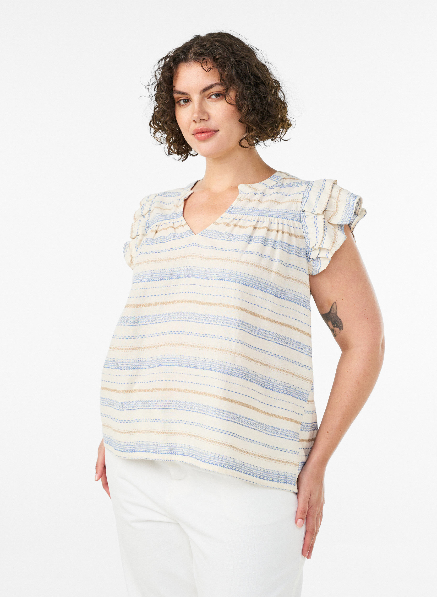 Sleeveless blouse with ruffles and patterned stripes, Vanilla, Model