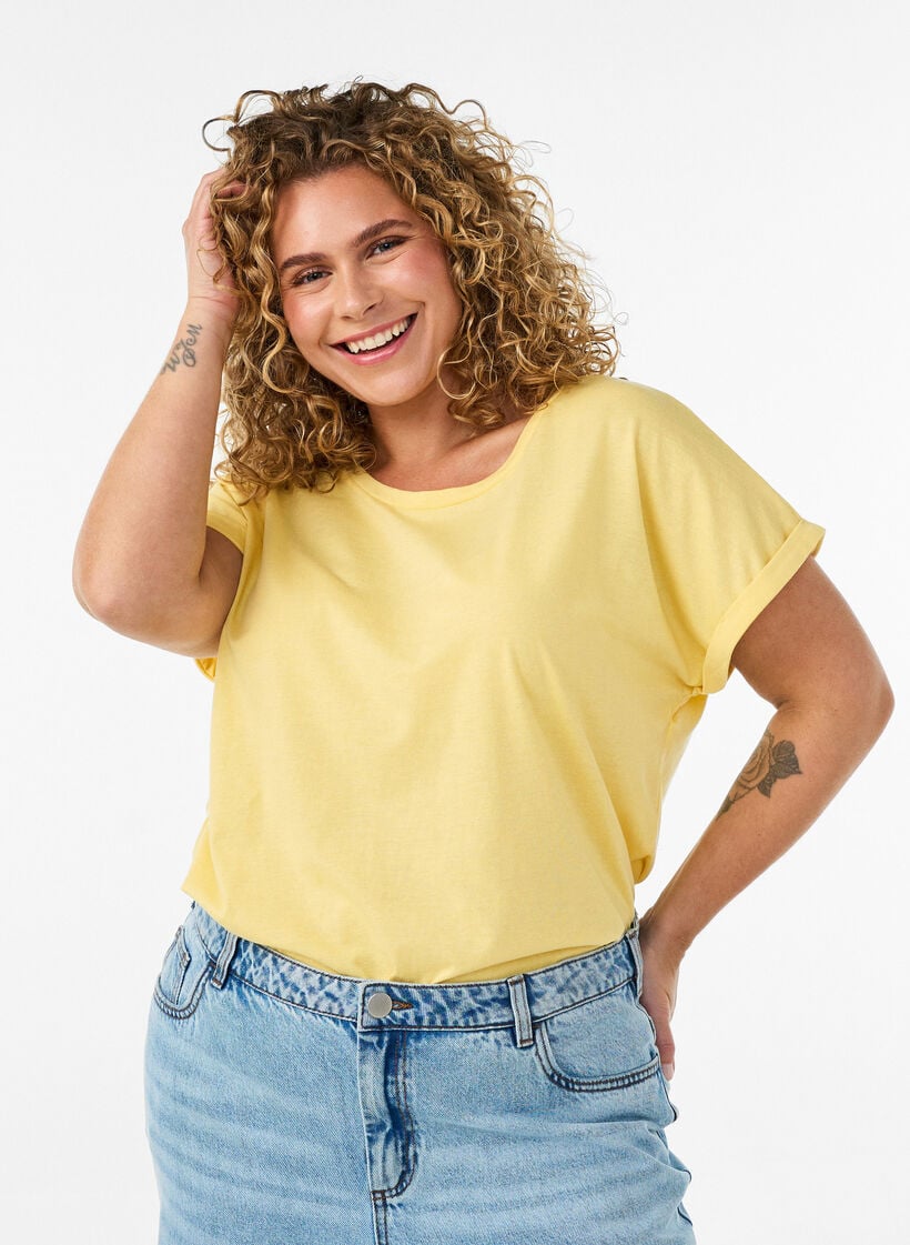 Short-sleeved cotton blend T-shirt, Yellow, Model image number 0
