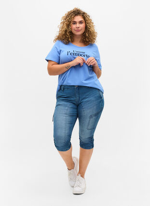 Slim fit capri jeans with pockets, Light blue denim, Model image number 4