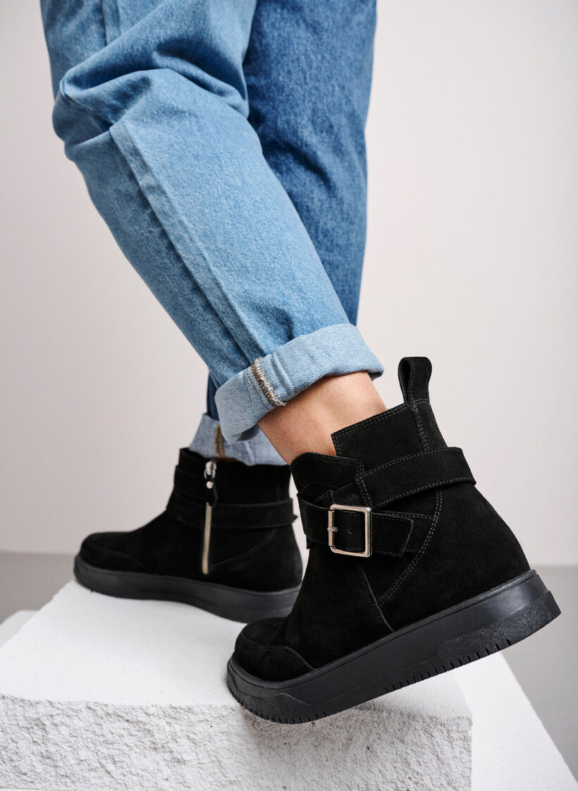 Short wide fit boot in suede, Black, Image image number 1