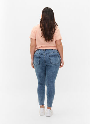Cropped Amy jeans with studs, L.Blue Stone Wash, Model image number 1