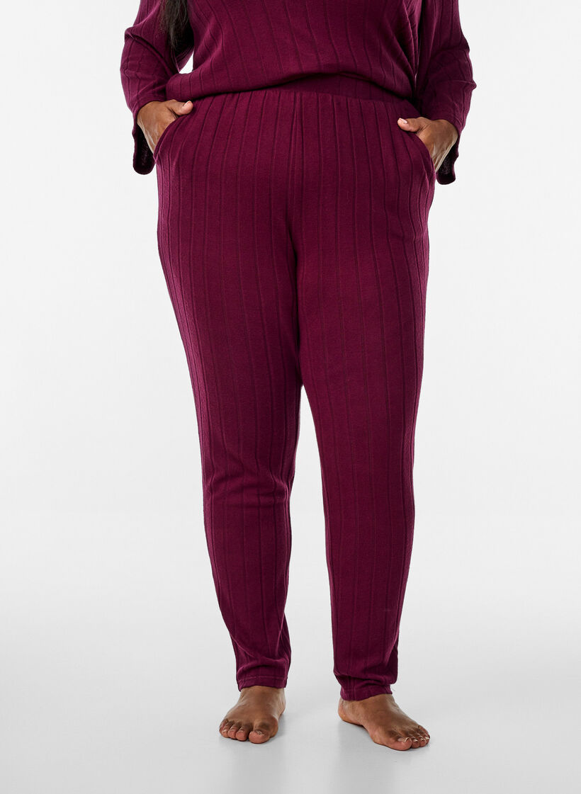 Lounge trousers with pockets, Dark Bordeaux, Model image number 2