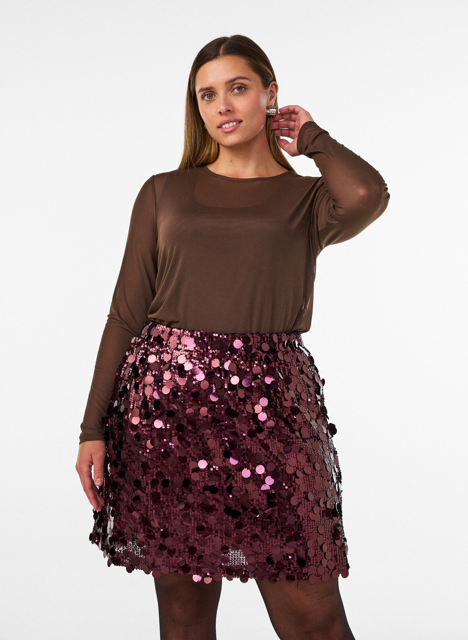 Short sequin skirt with an elasticated waistband, Dark Bordeaux, Model