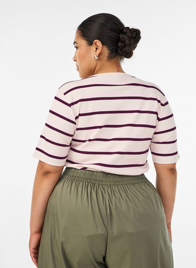 Rib T-shirt with stripes and button detail, Purple, Model image number 2