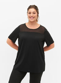 Short-sleeved training t-shirt with mesh, Black, Model
