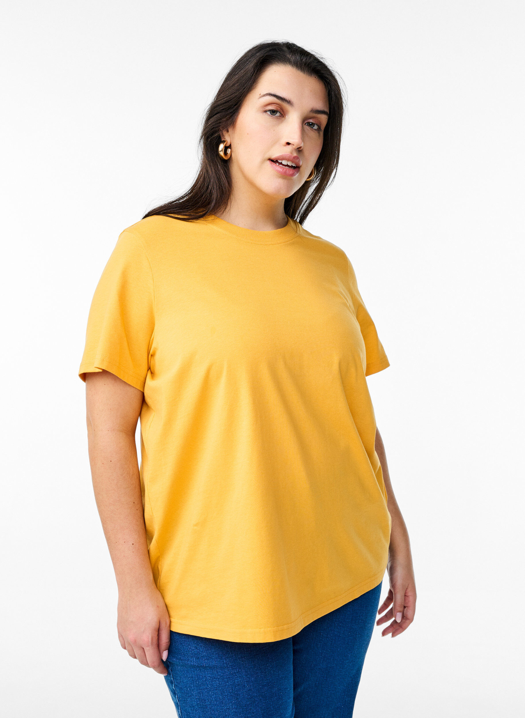 Basic cotton T-shirt with round neck, Yellow, Model