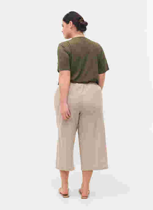 7/8 trousers in a cotton blend with linen