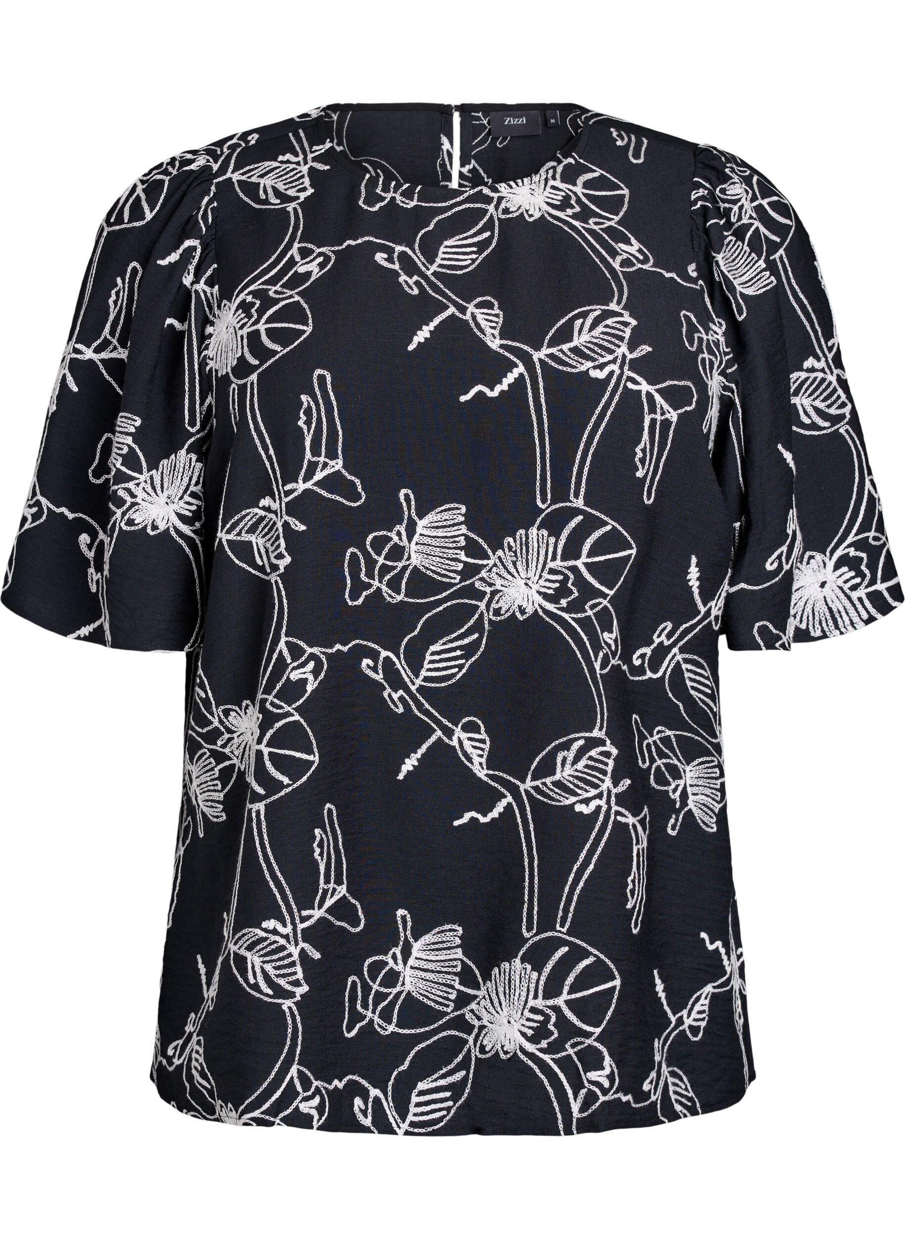 Short-sleeved blouse with embroidered pattern
