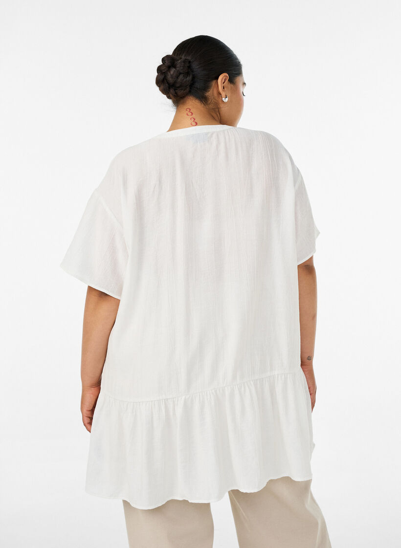 Loose tunic with crinkled texture and ruffle hem, Vanilla, Model image number 2