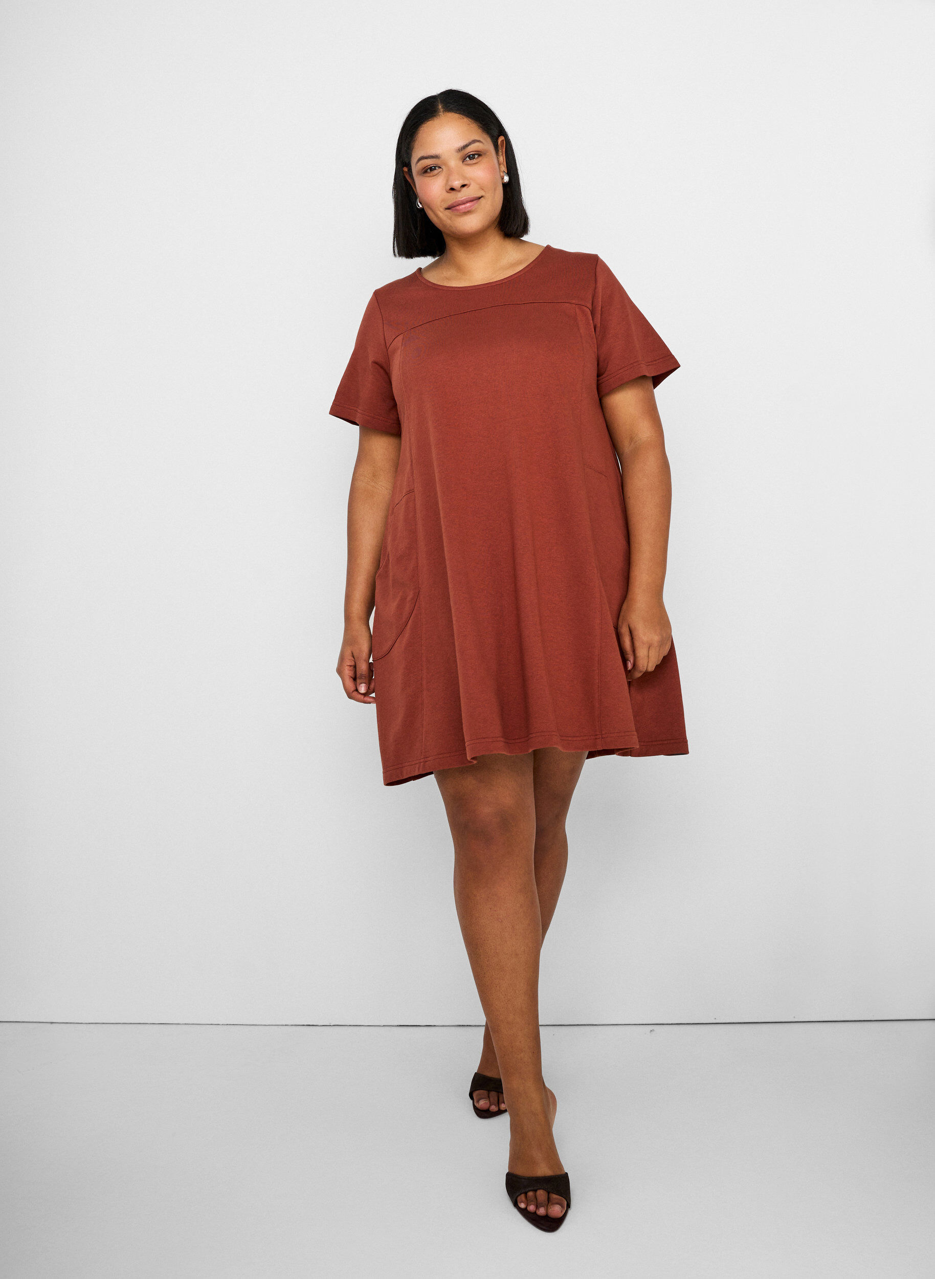 Zizzifashion Jersey dress with short sleeves and pockets, Red, Image image number 0