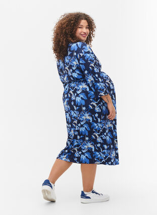 Pregnancy kimono with 3/4 sleeves, Blue Flower Print, Model image number 1