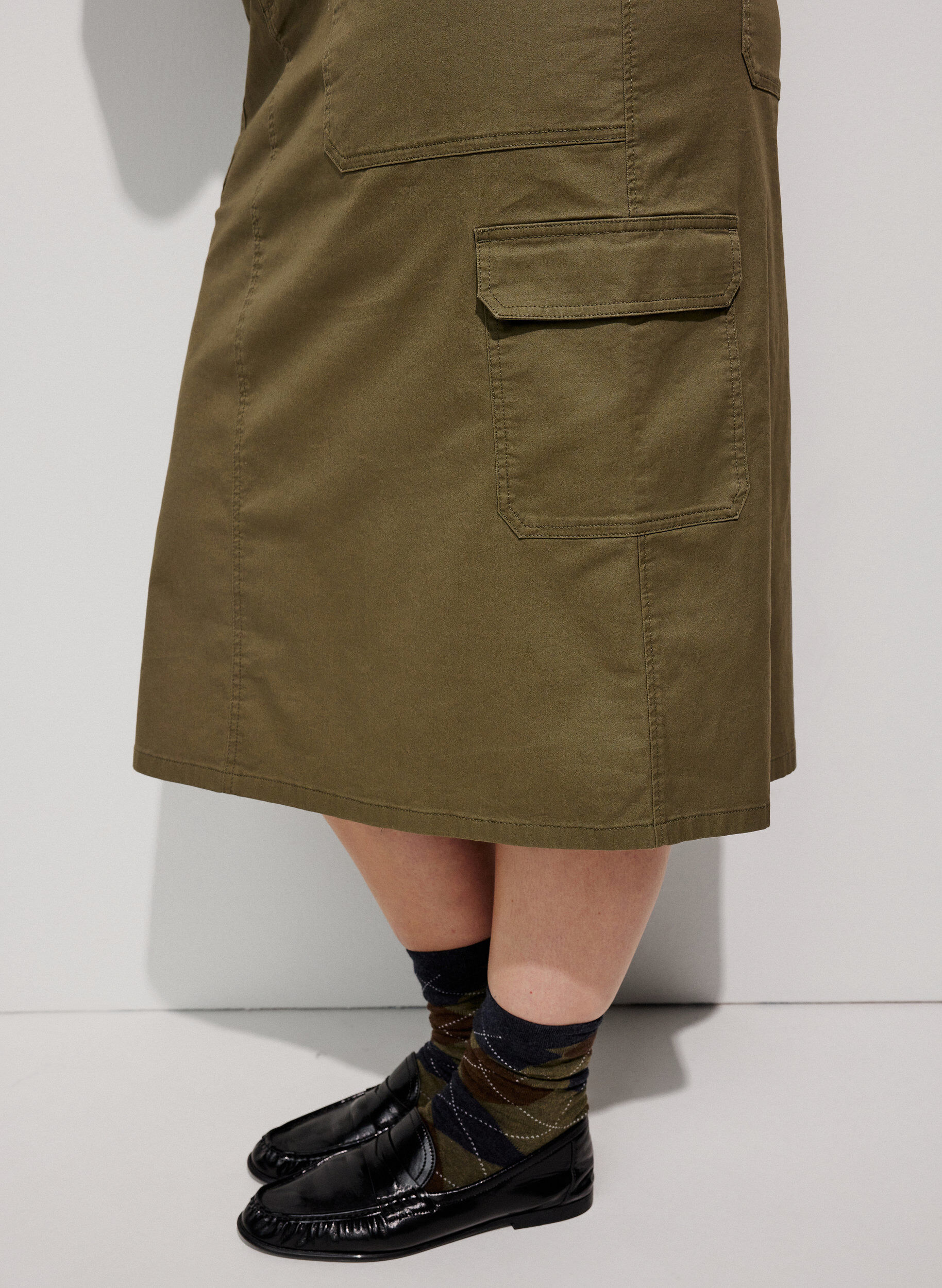 ZizzifashionCotton cargo skirt with a back slit, Green, Model image number 3