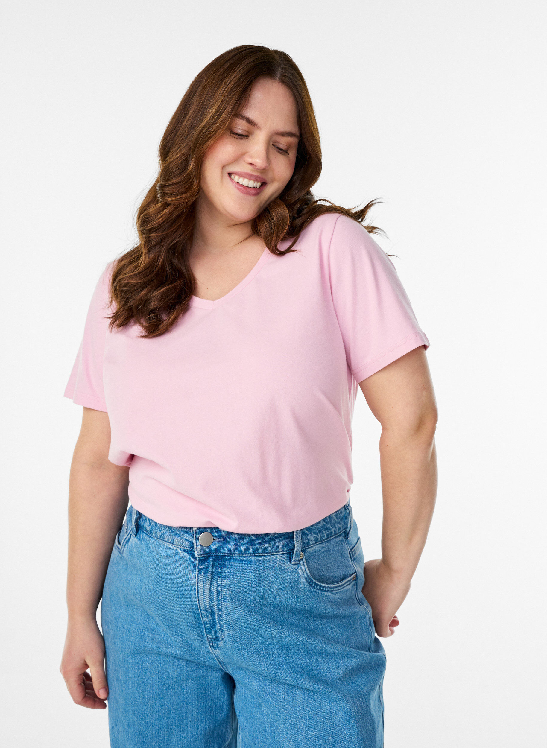 Solid coloured basic t-shirt in cotton, Rose, Model