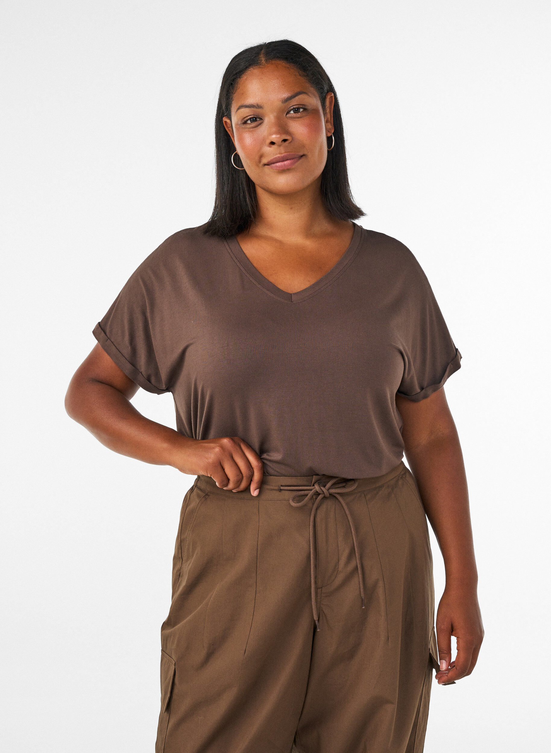 ZizzifashionBasic V-neck T-shirt in viscose, Brown, Model image number 0