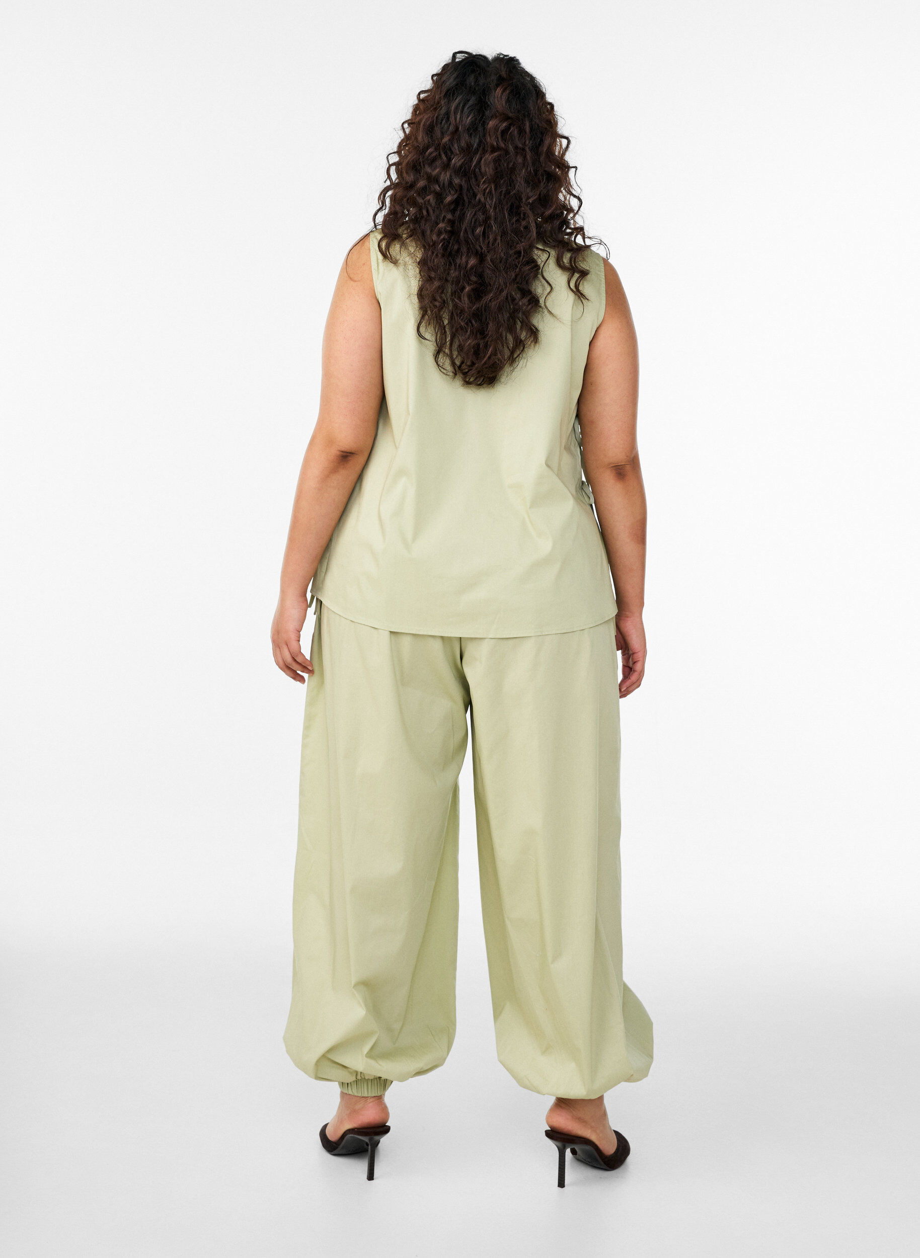 Zizzifashion High-waisted balloon trousers with an elasticated waistband, Green, Model image number 1