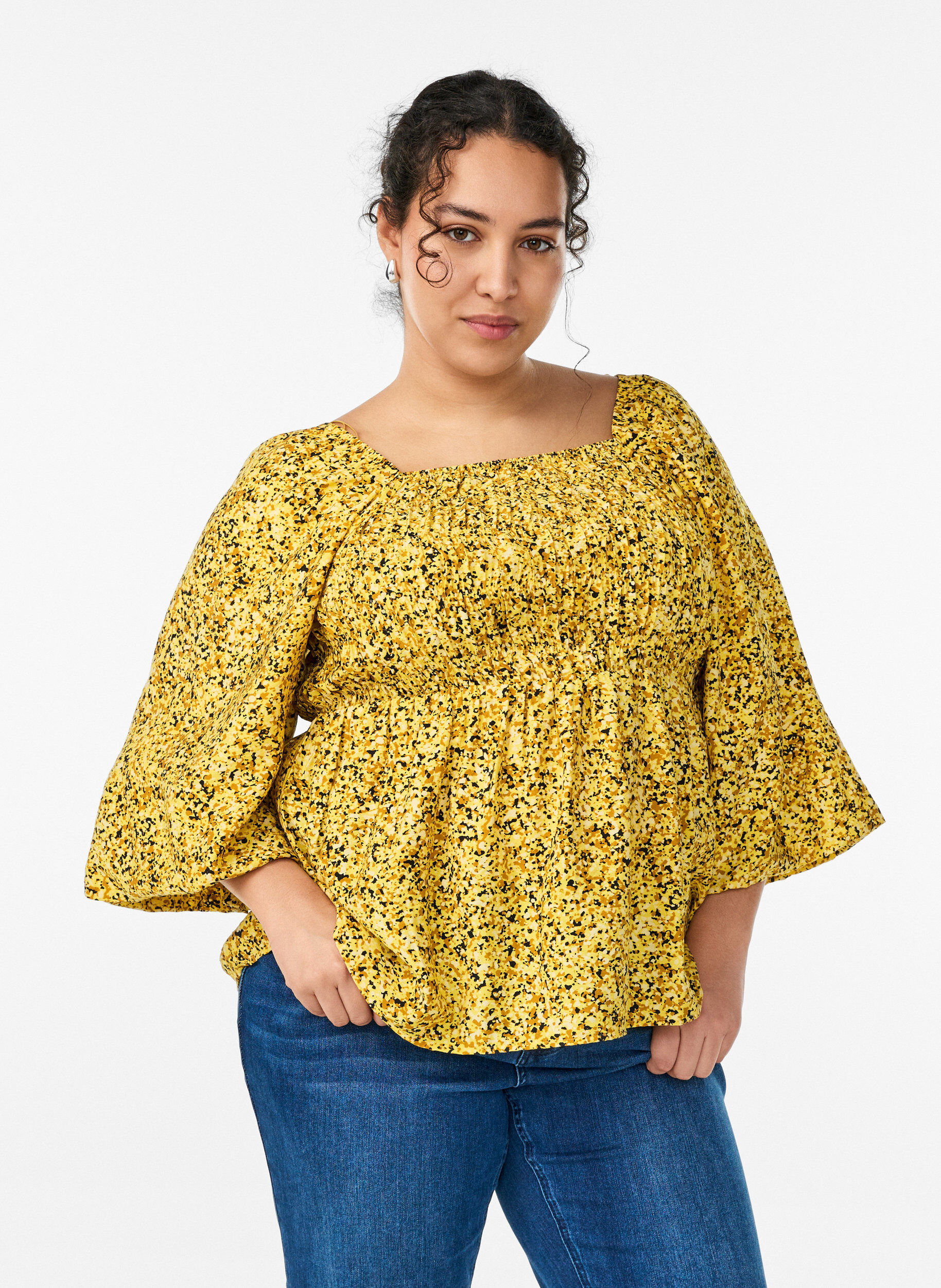 Blouse with smock and square neckline, Yellow, Model
