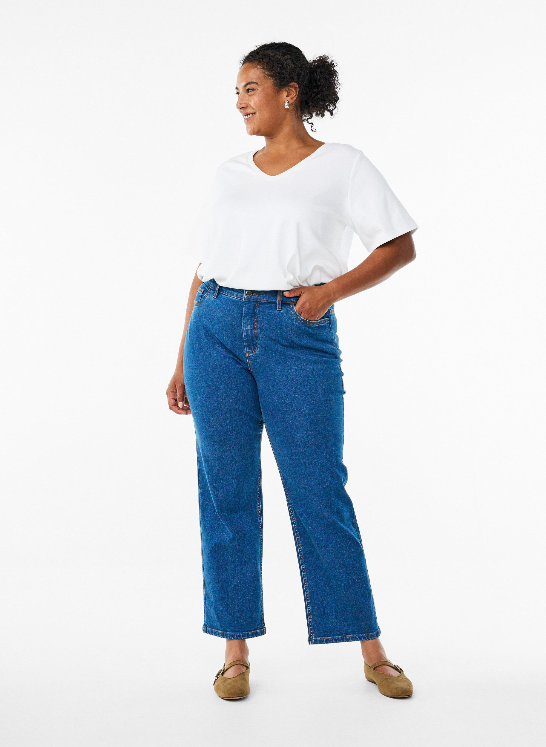 High-waisted Gemma jeans with a regular fit, Blue, Model