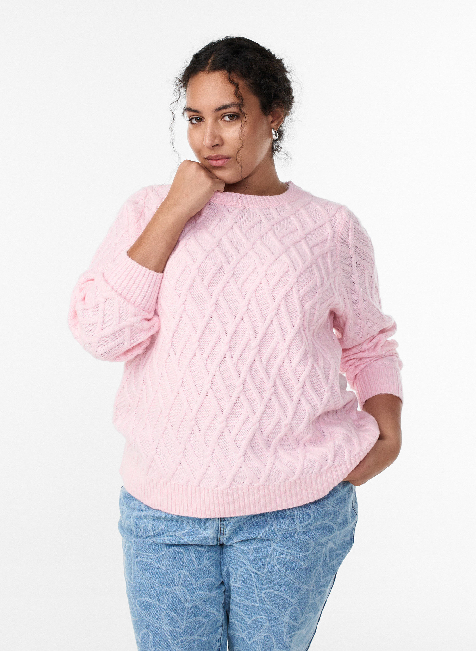 Knit blouse with cable pattern and round neck, Rose, Model