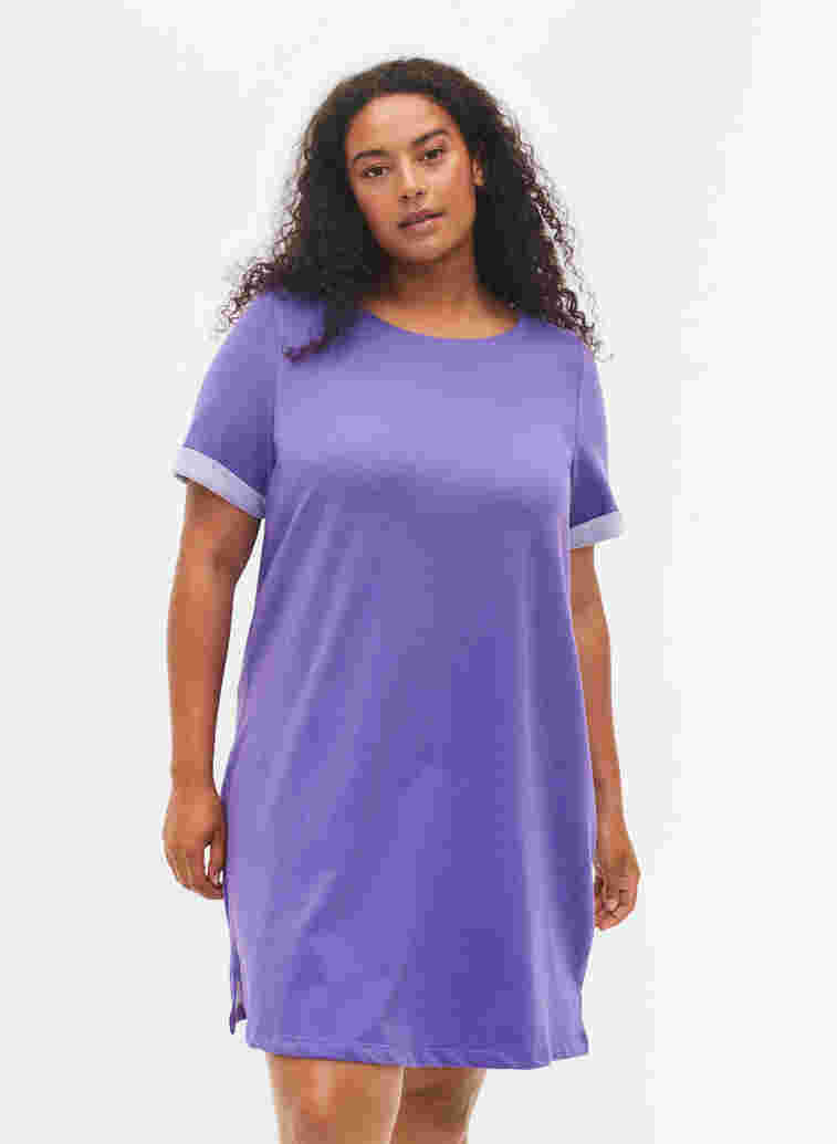 Sweater dress with short sleeves and slits, Ultra Violet, Model