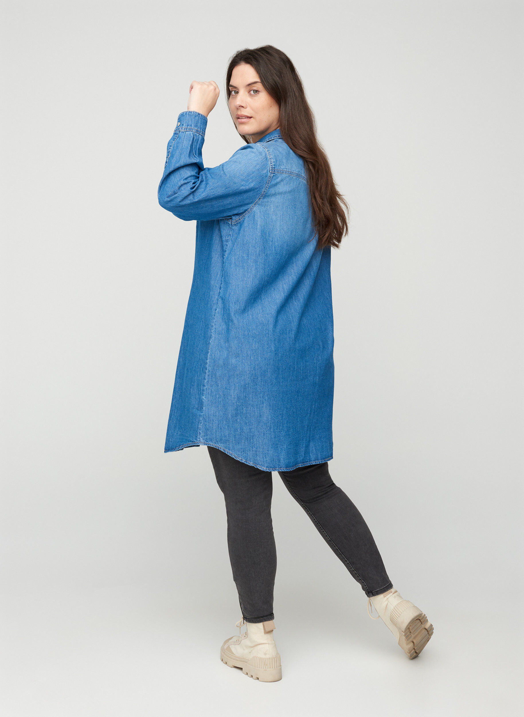 Zizzifashion Long denim shirt in cotton, Blue denim, Model image number 1
