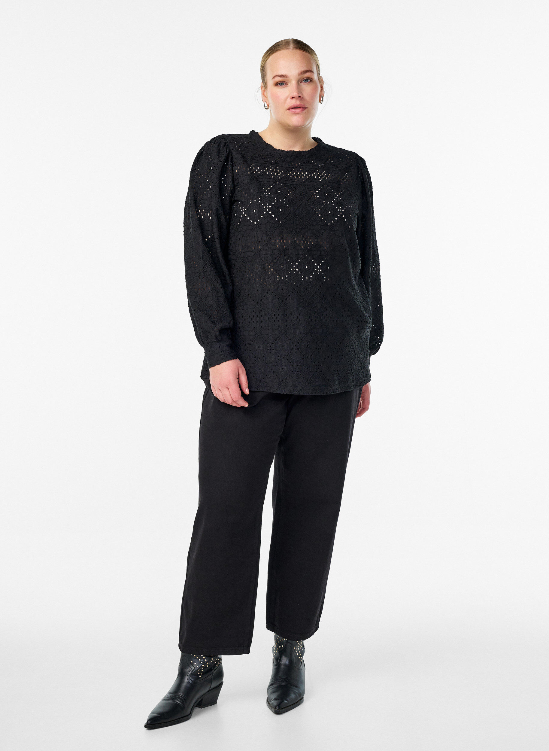 Zizzifashion Long-sleeved blouse with eyelet embroidery, Black, Model image number 1