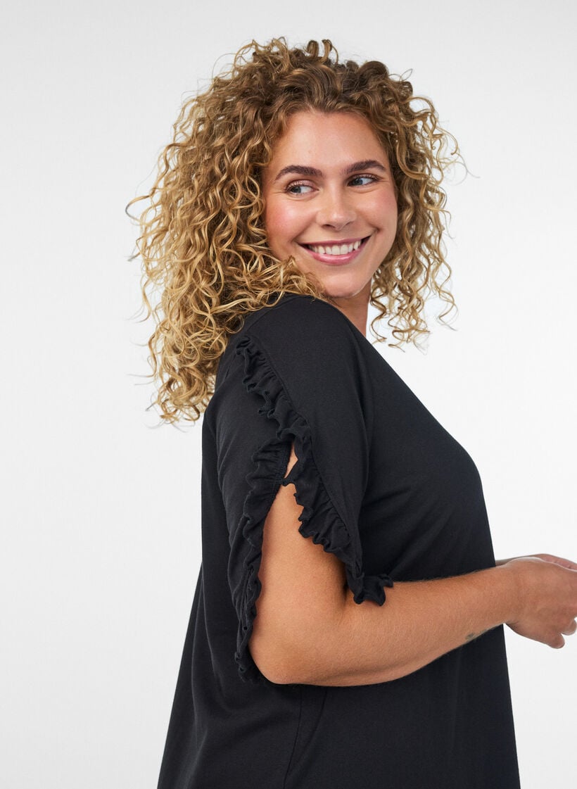 Nightgown in organic cotton with ruffle sleeves, Black, Model image number 3