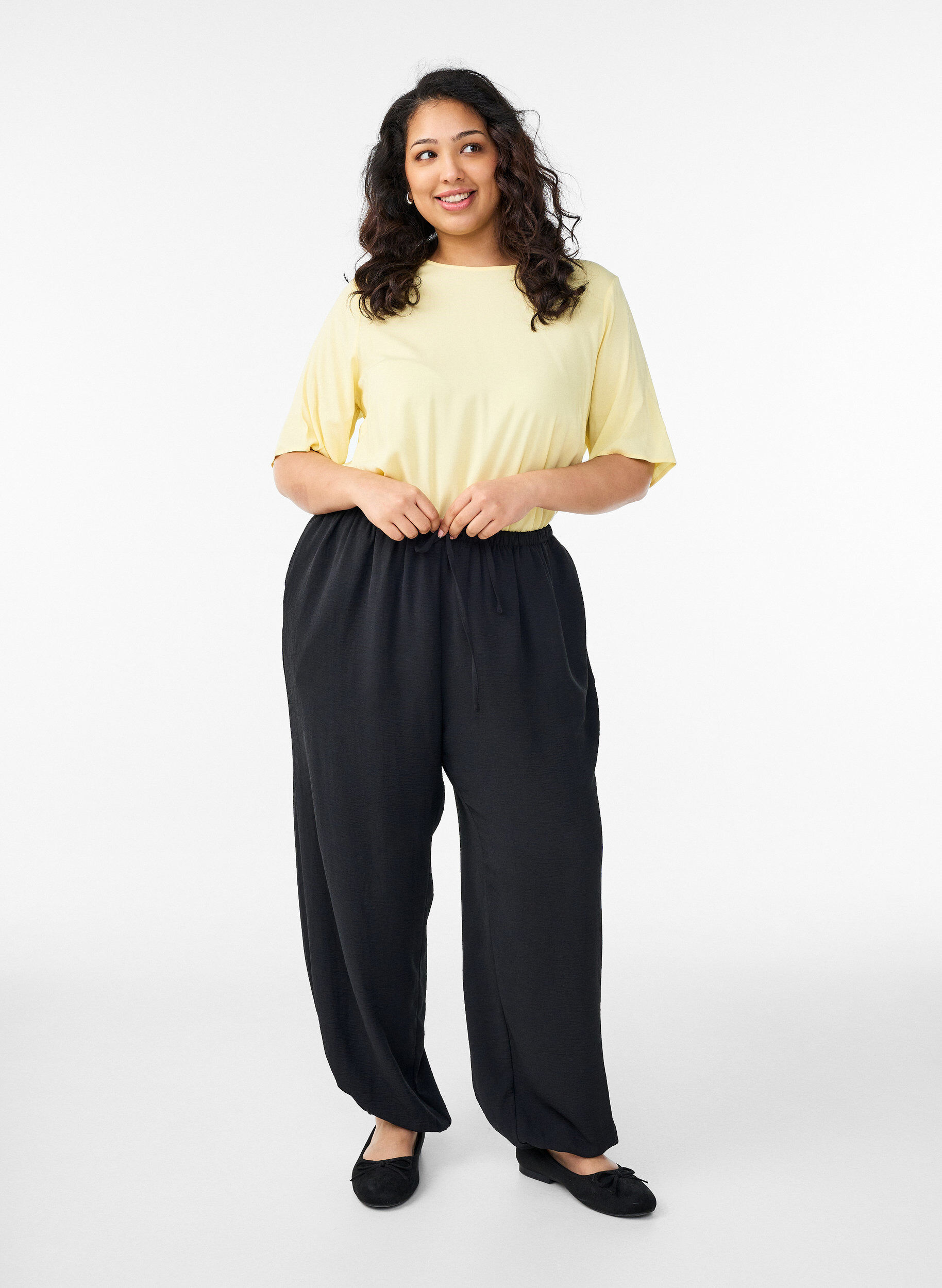 Zizzifashion Short-sleeved woven blouse with round neck, Yellow, Model image number 1